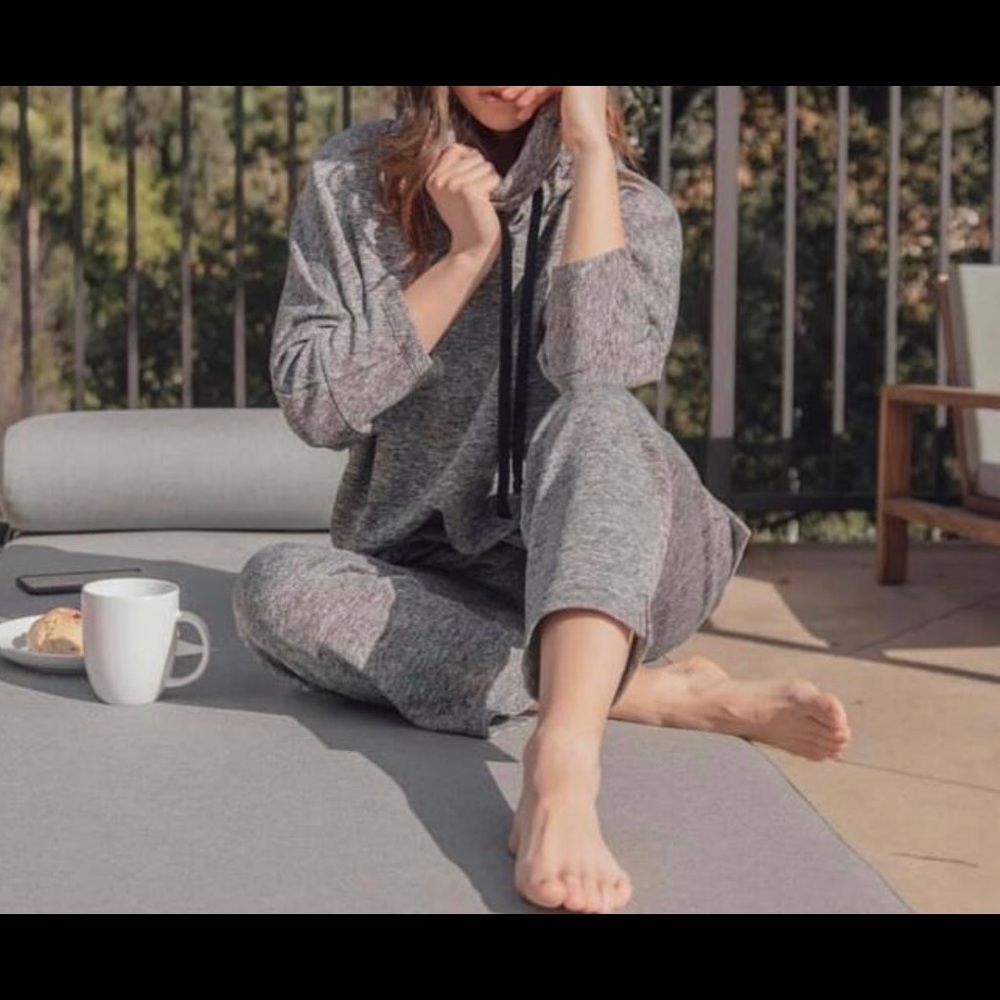 SET of sweatshirt hoodie and lounge pants size M/L